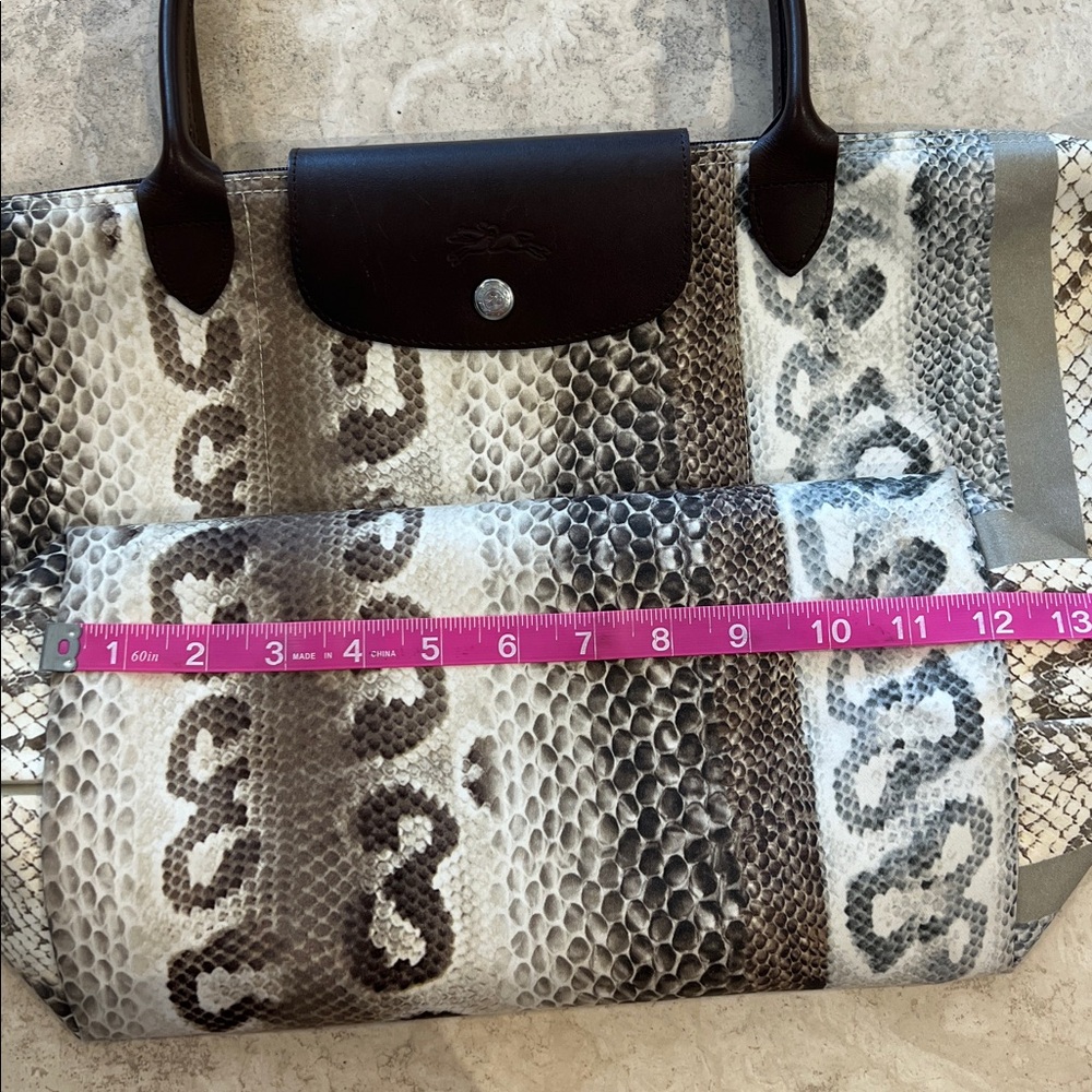 Long champ RARE snakeskin print large tote - Picture 9 of 10